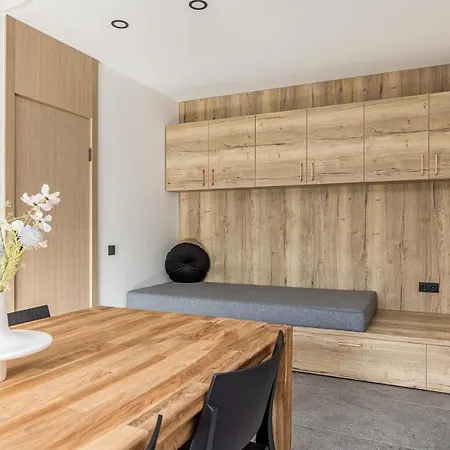 Giruliu Kotedzas Holiday home